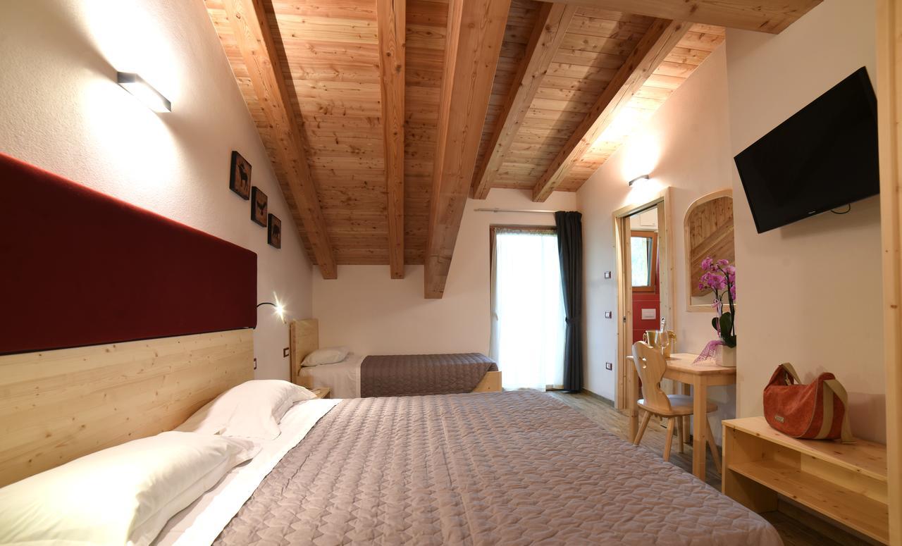 Albergo Sporting Пейо Фонти Экстерьер фото